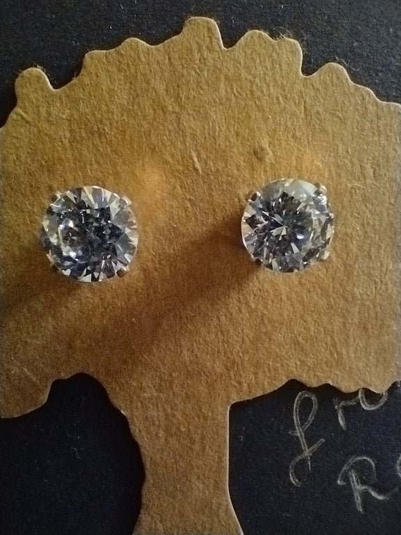 Sparkling 8 mm Beautiful Swarovski Zirconia Earrings