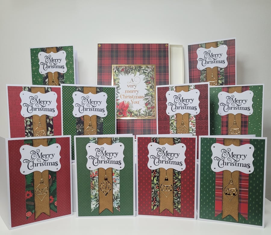Boxed set of 10 Christmas Cards - Traditional 