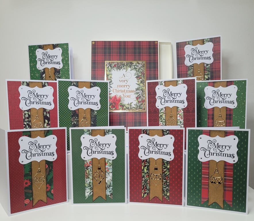 Boxed set of 10 Christmas Cards - Traditional 