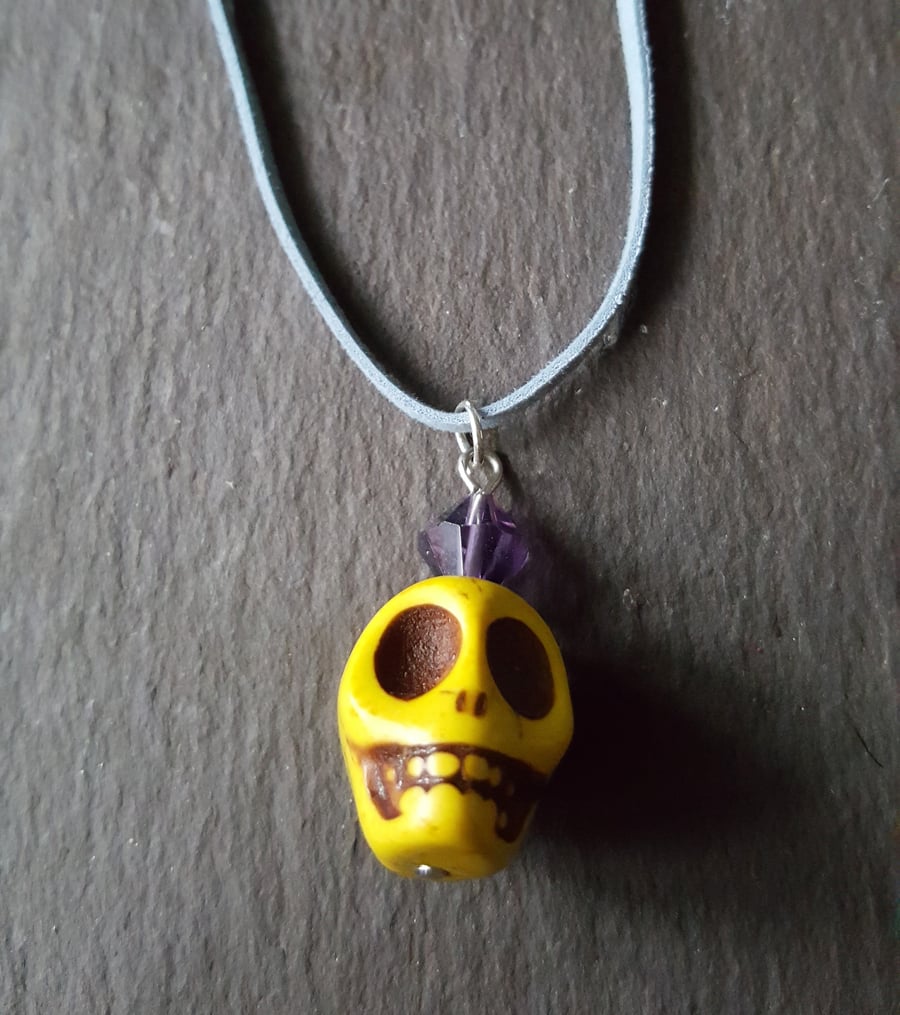 Yellow Turquoise Skull Beaded Pendant Choker Necklace 