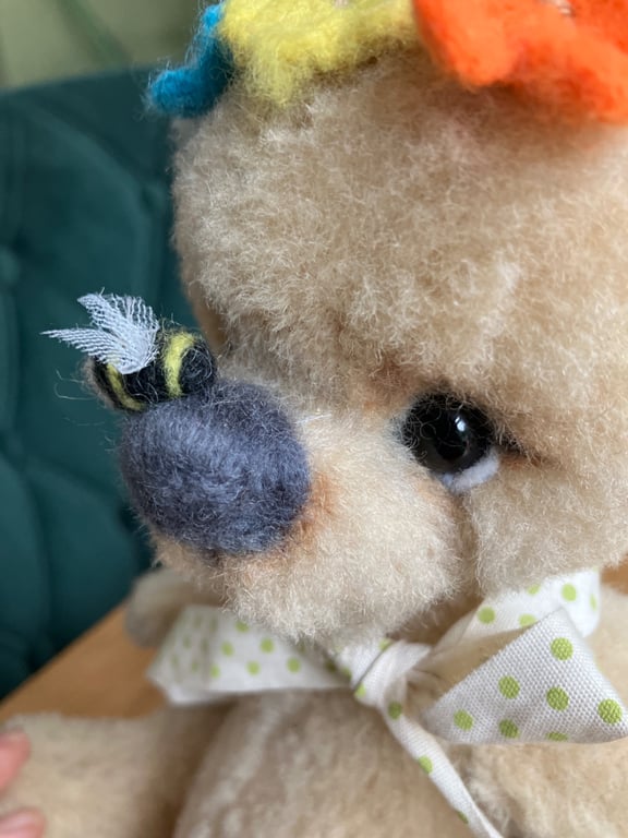 Helmbold wool fabric bear 