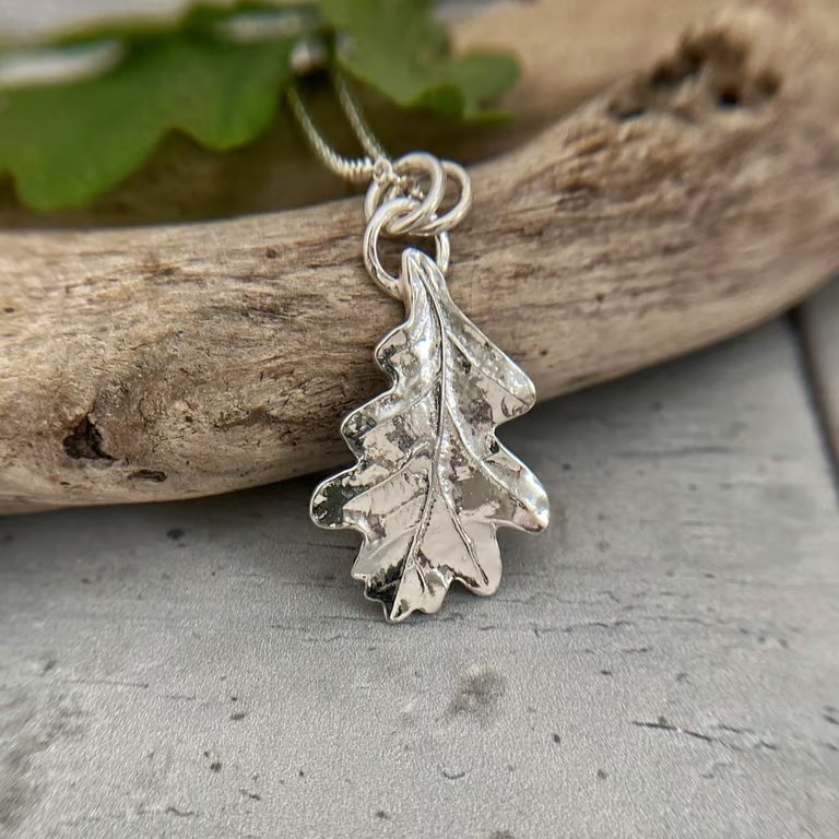 Oak Leaf Pendant Necklace – Recycled Silver Nature Jewellery