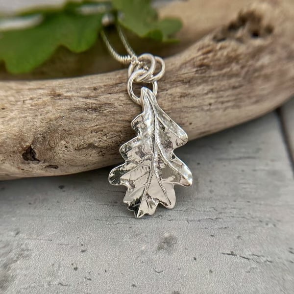 Oak Leaf Pendant Necklace – Recycled Silver Nature Jewellery