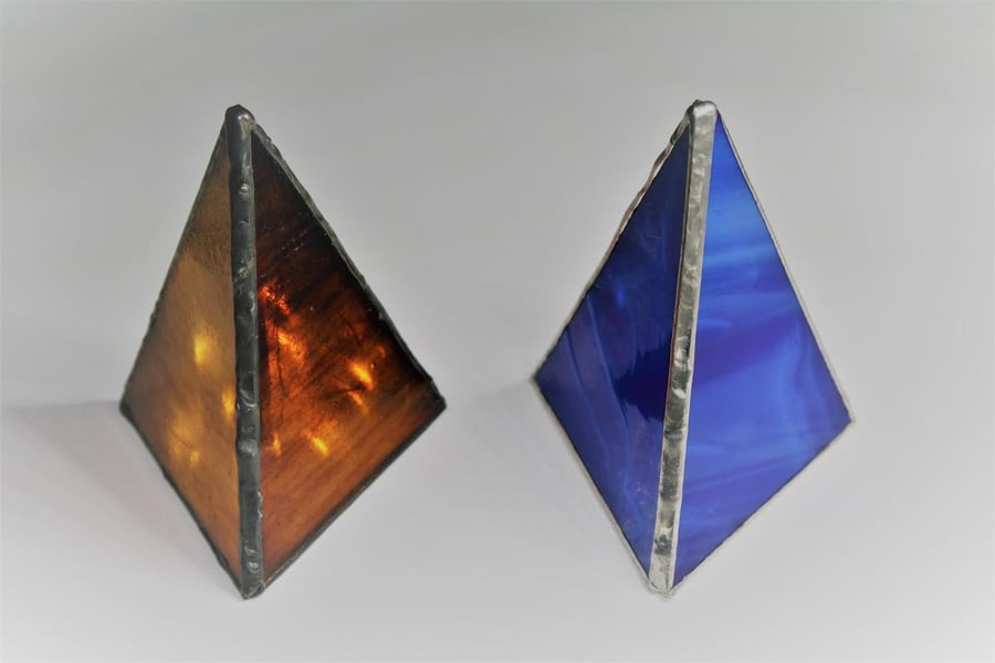Stained glass pyramid table decoration