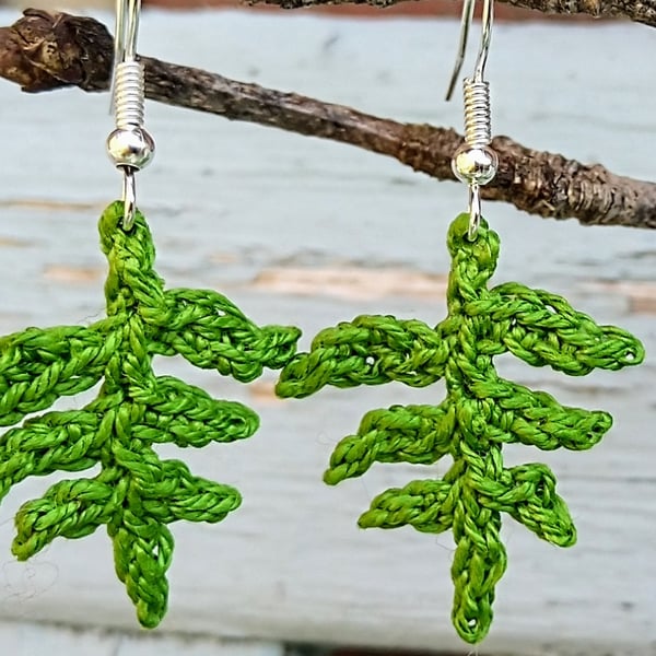 Crocheted green leaf earrings 