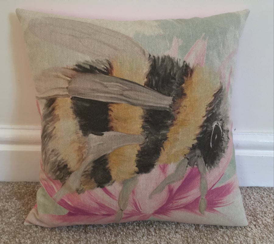 Bee Cushion Cover 