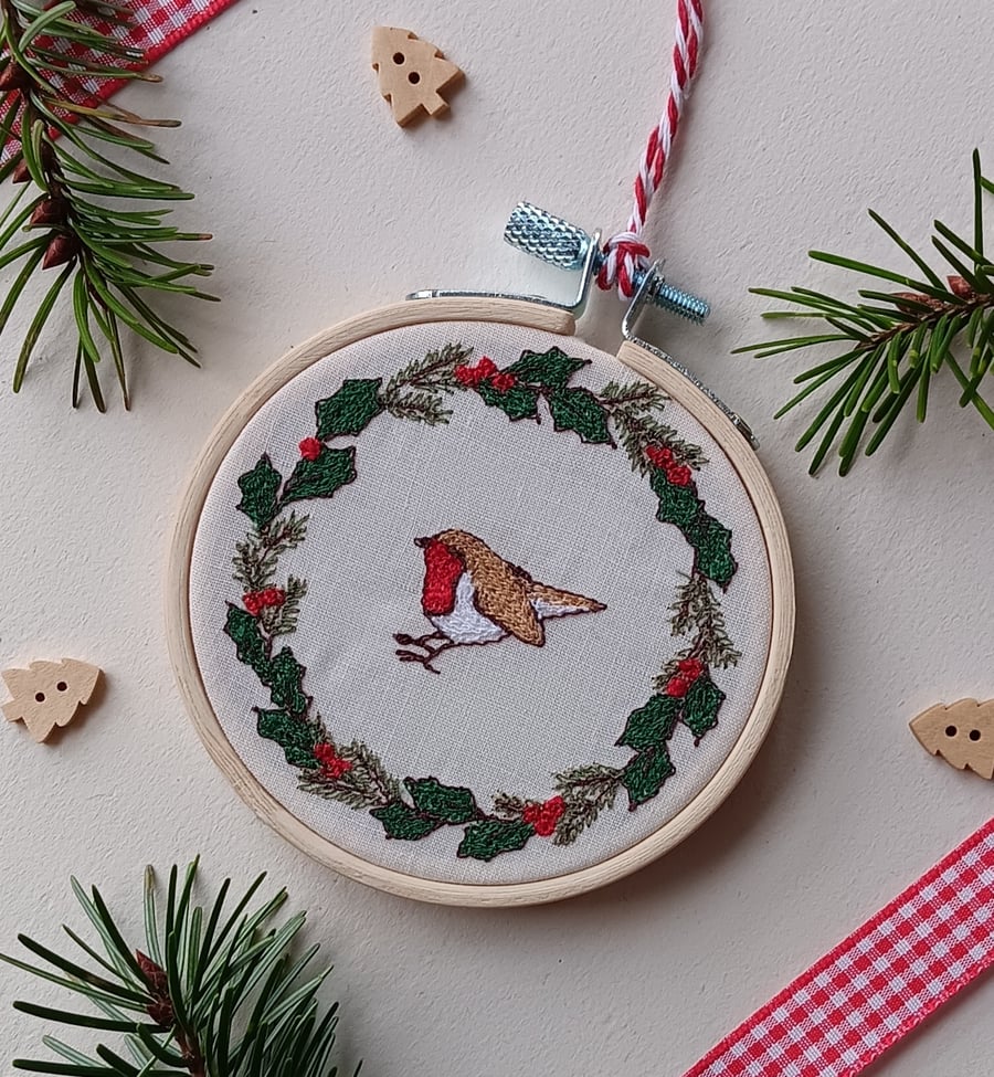 Embroidery Hoop Christmas Decoration - Robin and Wreath