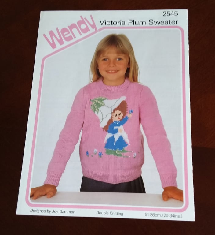 VINTAGE WENDY VICTORIA PLUM SWEATER  KNITTING PATTERN (1979)