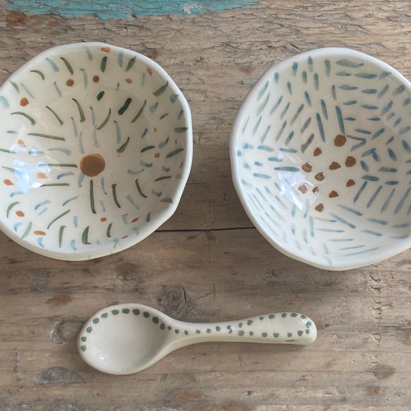Beautiful Bundle of handmade pottery dipping bowls and spoon