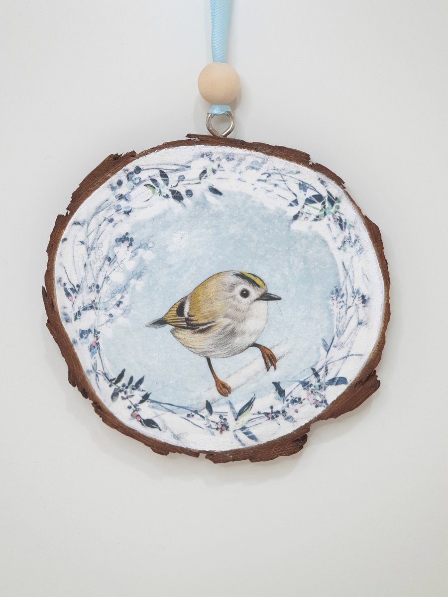 Winter bird wooden slice hanging decoration, goldcrest, gift for a bird lover 