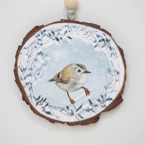 Winter bird wooden slice hanging decoration, goldcrest, gift for a bird lover 
