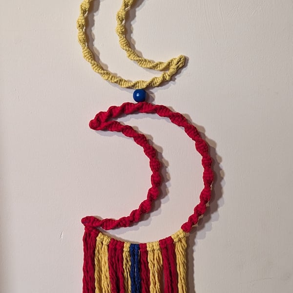 Macrame wall hanging