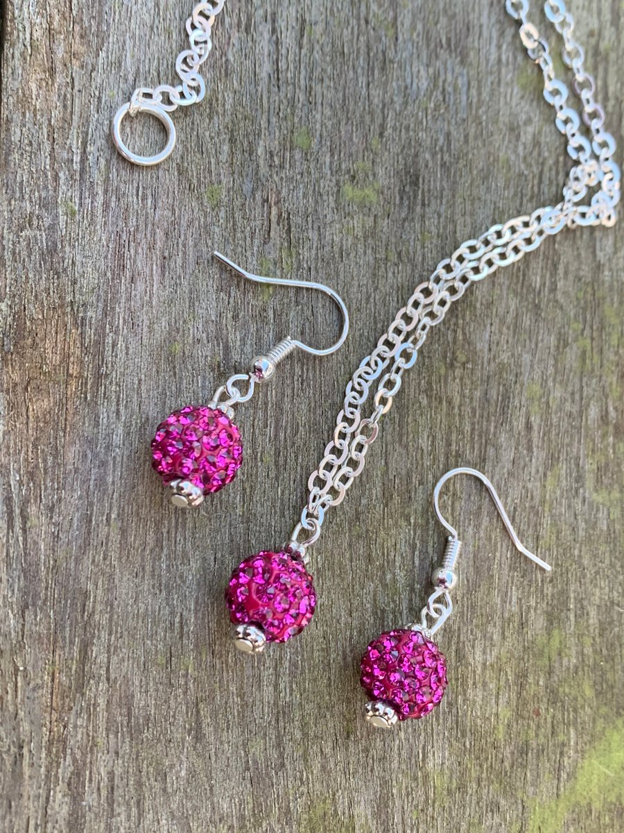 Fuchsia pink shamballa gift set