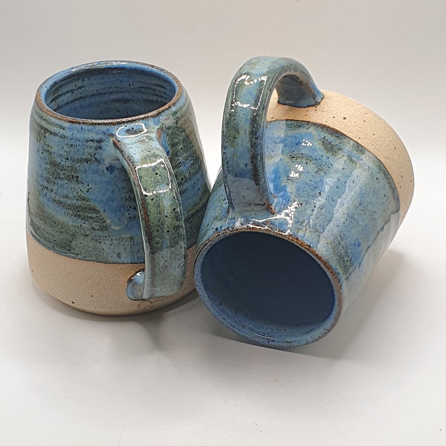 Stoneware mugs 