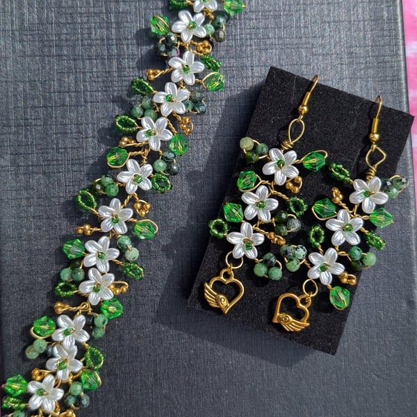 Green Floral Bracelet and Earrings Set with Tourmaline Beads