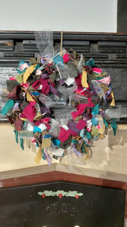 Christmas Rag Wreath - Mulled Wine 10 inches