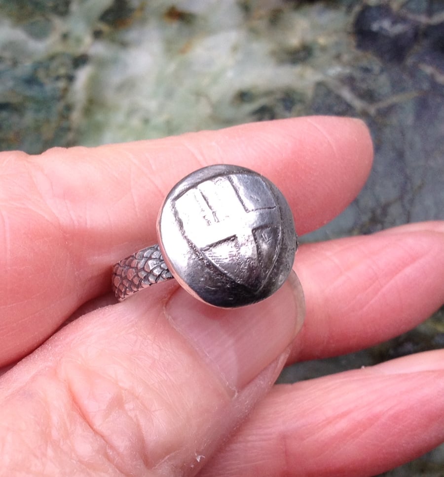Mudlark button ring - London