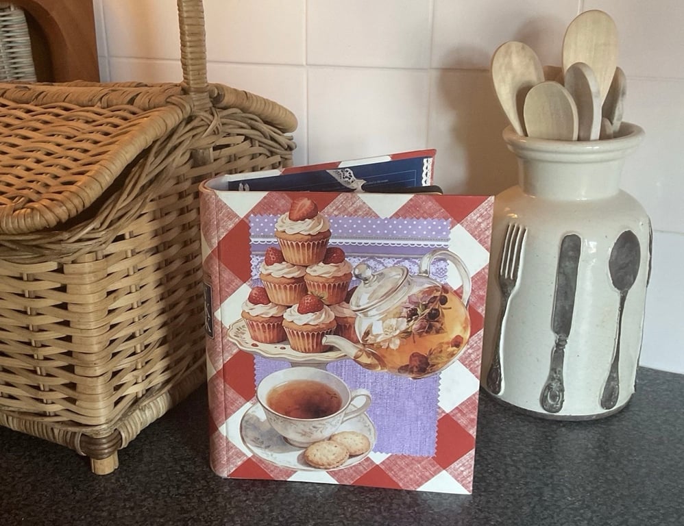 Vintage altered Better Homes cooking recipe organiser 