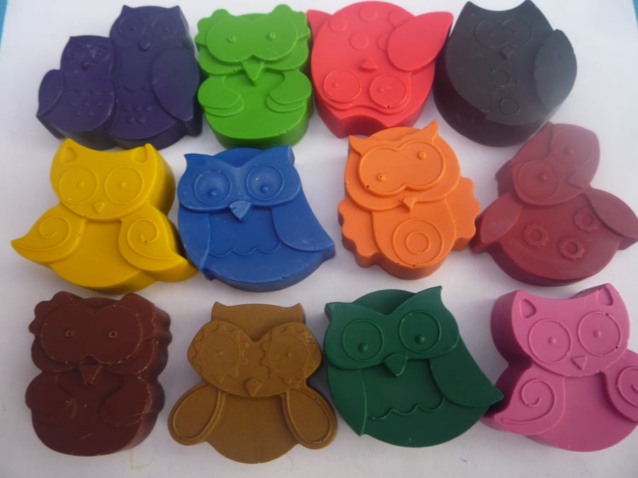 owl shaped novety handmade wax crayons x 8