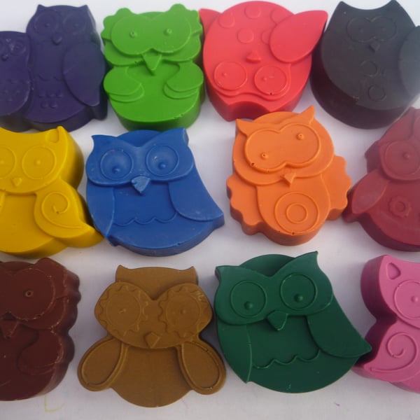 owl shaped novety handmade wax crayons x 8