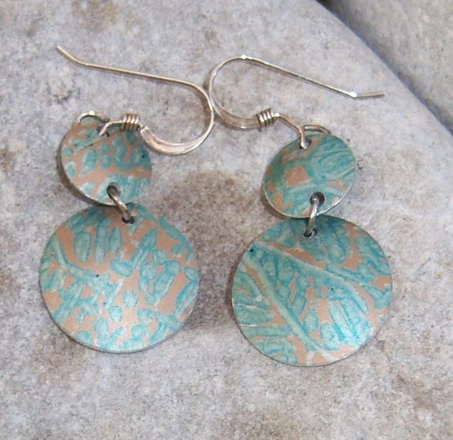 Circle earrings in anodised alumium