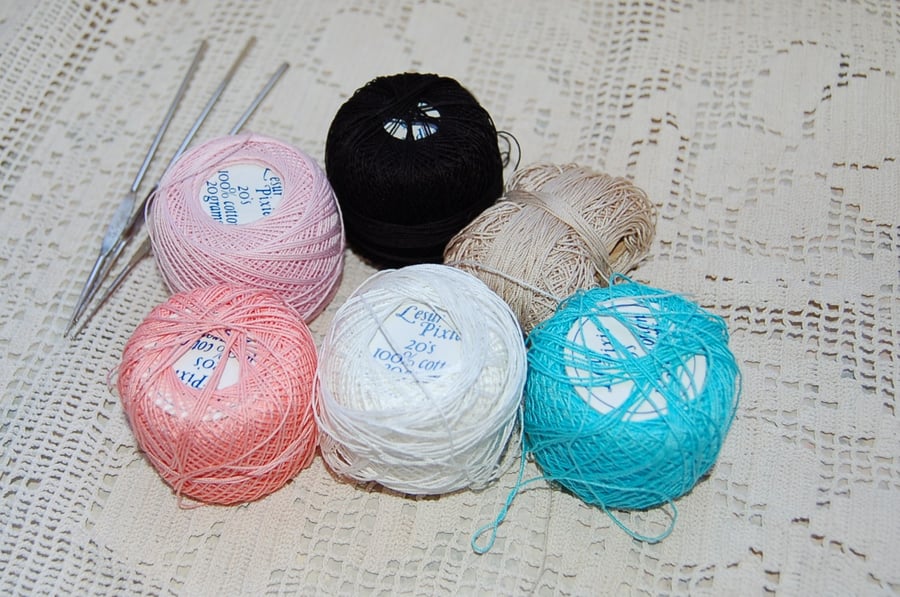 Destash - Lesur Pixie crochet cotton - 5 part used balls  and 1 other