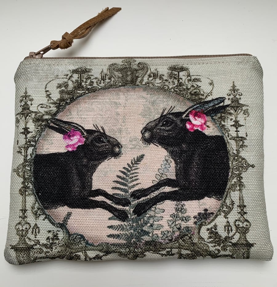 Linen hare zip pouch