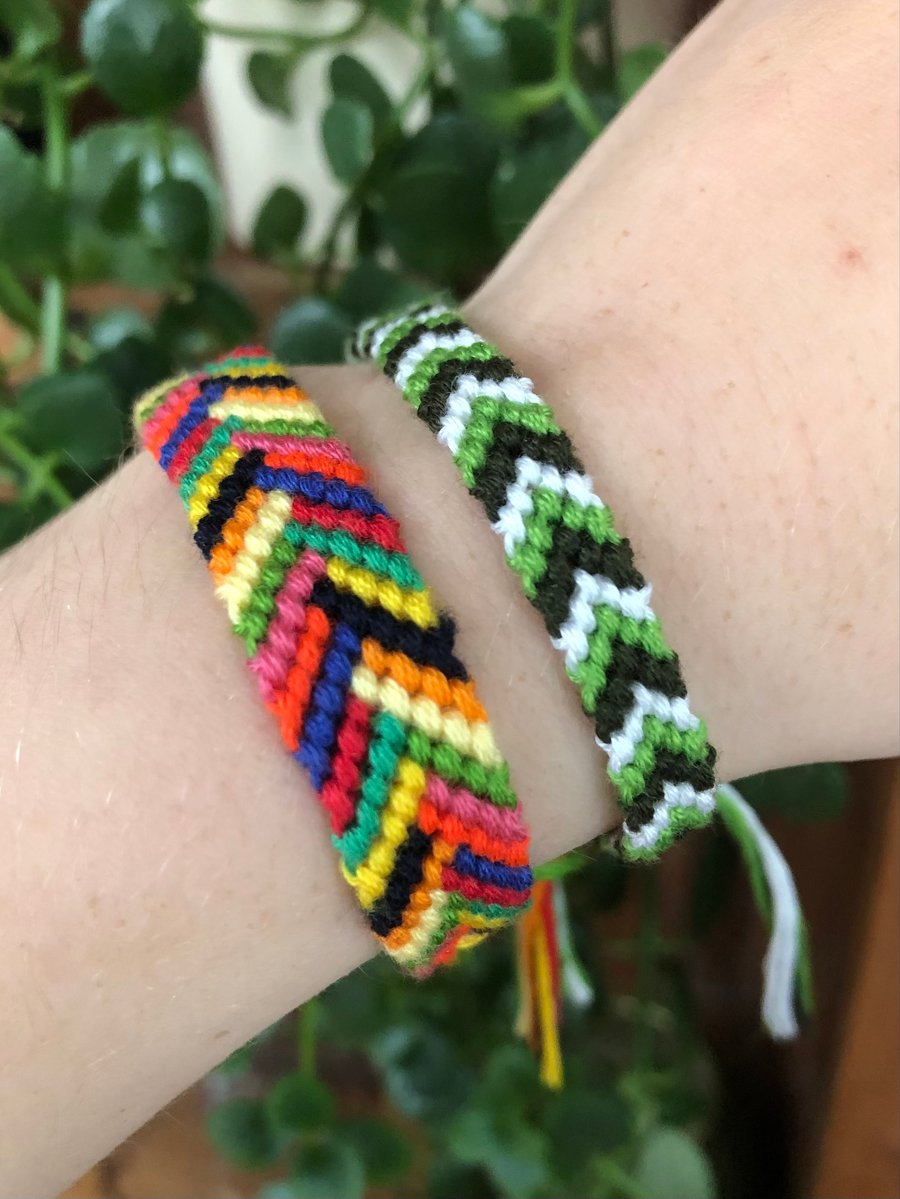 Friendship bracelets - 6 threads