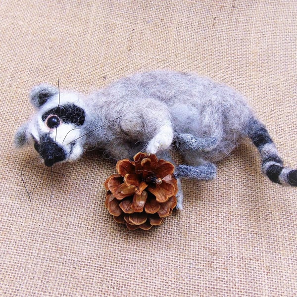 Model of Raccoon, Needle Felted Animal, Poseable Raccoon Figurine