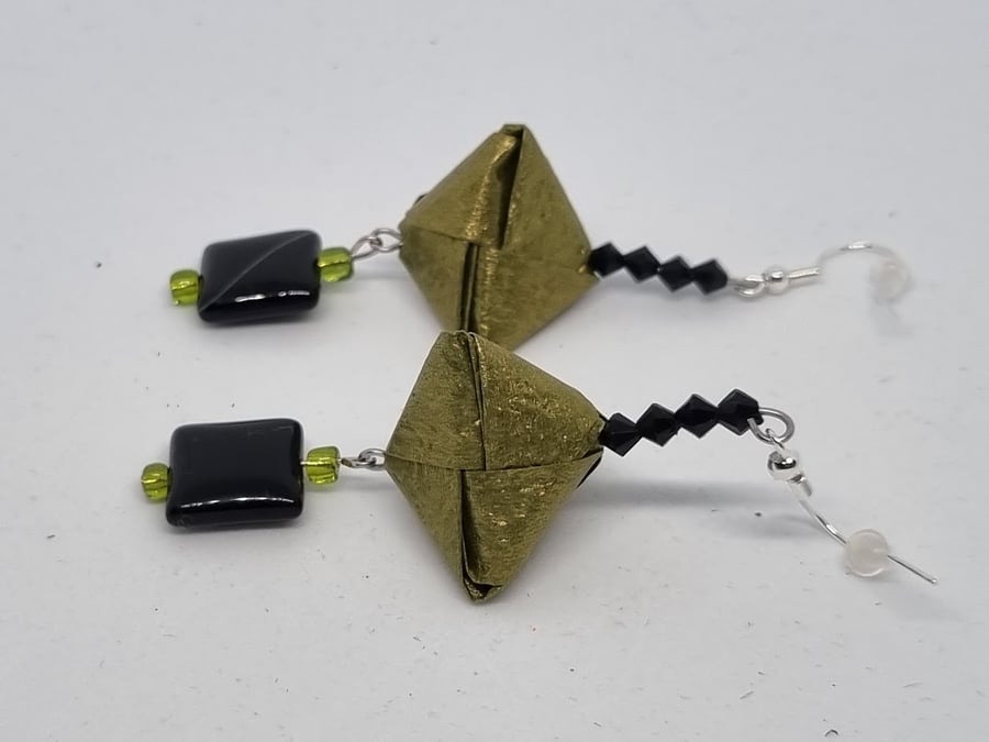  Origami earrings: olive green shoyu paper with back and green beads 