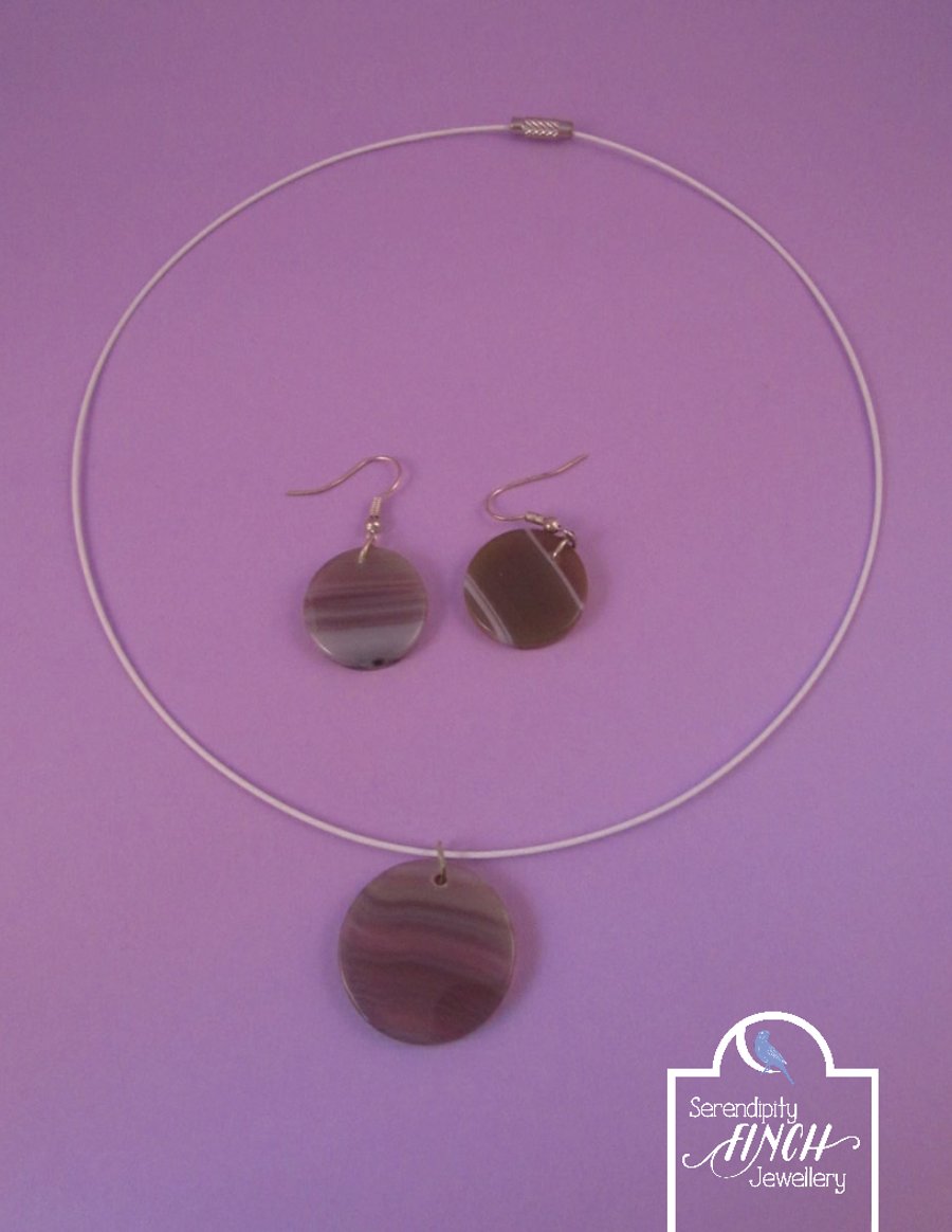 Round White Agate Necklace and Earrings Set