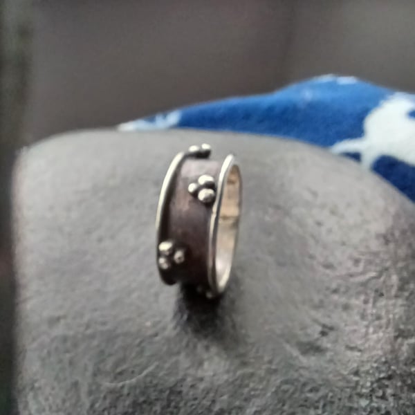 Three bobble silver ring