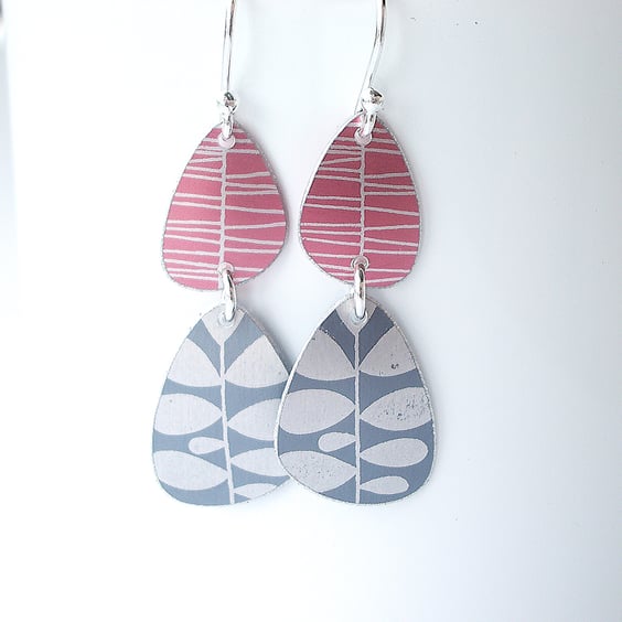 Pebble shaped mid century style drop leaf earrings in light red