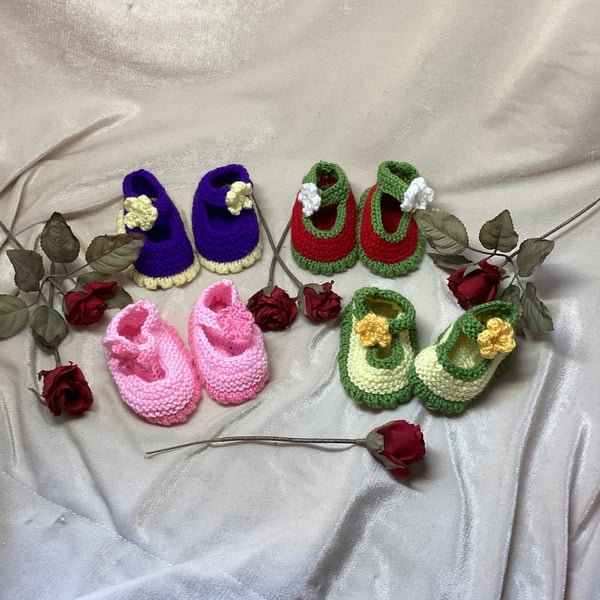 Apple seed fairy hand knitted Baby Booties 0-3 months. Free Postage