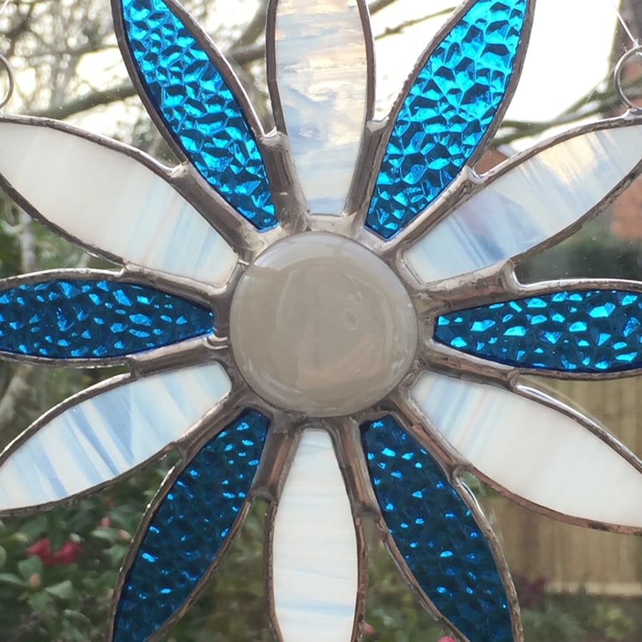 Red Stained Glass Daisy Suncatcher - Handmade Hanging Decoration - Blue and Whit