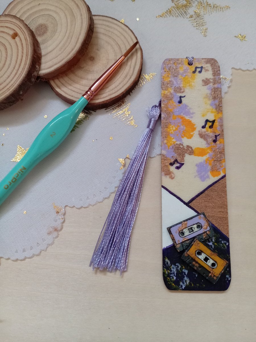 Wooden music bookmark 