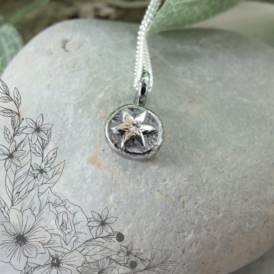 Silver Star Flower Pebble Necklace