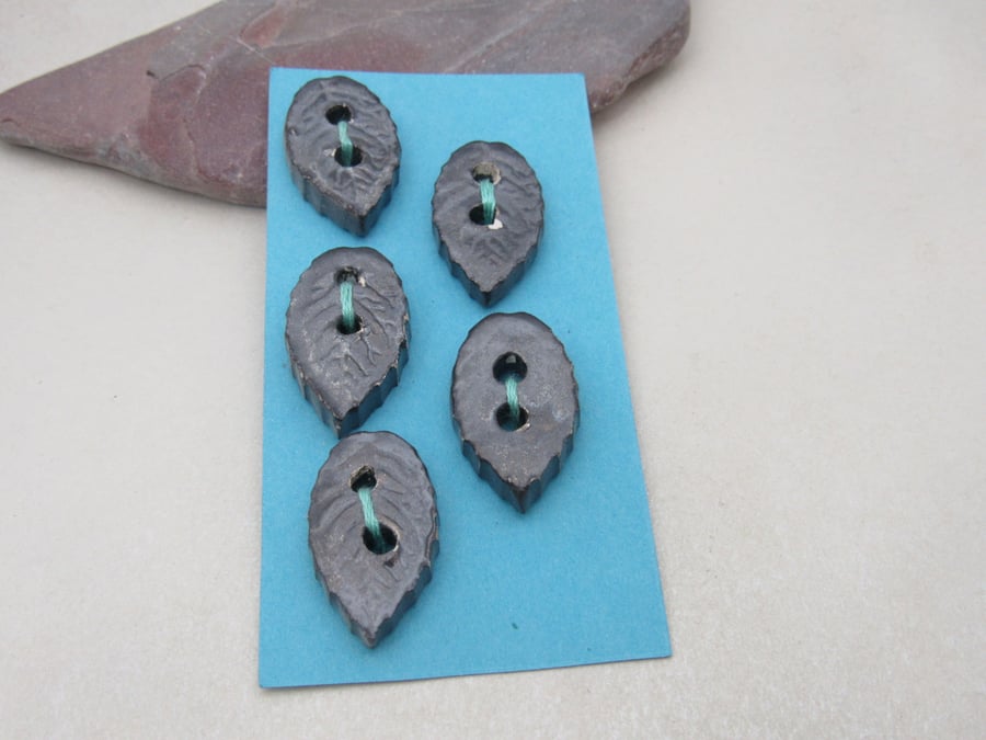 5 Small Leaf Shaped Dark Metallic Ceramic Buttons