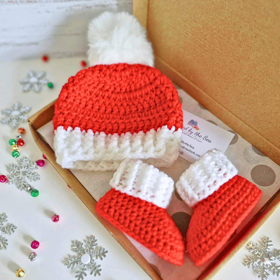 Handmade Baby Christmas Hat and Booties Set – Red and White – Newborn to 6 Month