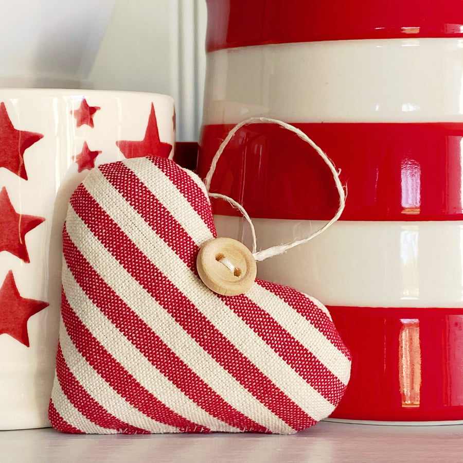 SIMPLY RED AND WHITE STRIPED HEART - with lavender, short shape