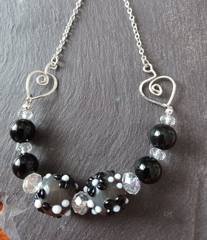 Black and grey flower bead necklace