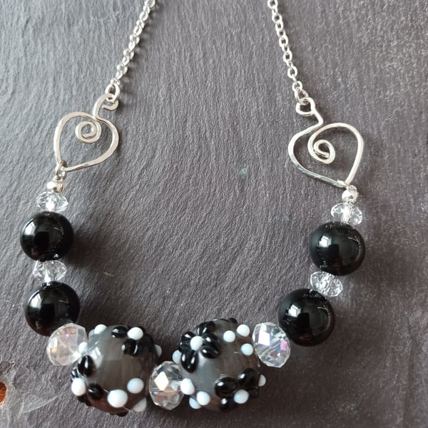 Black and grey flower bead necklace