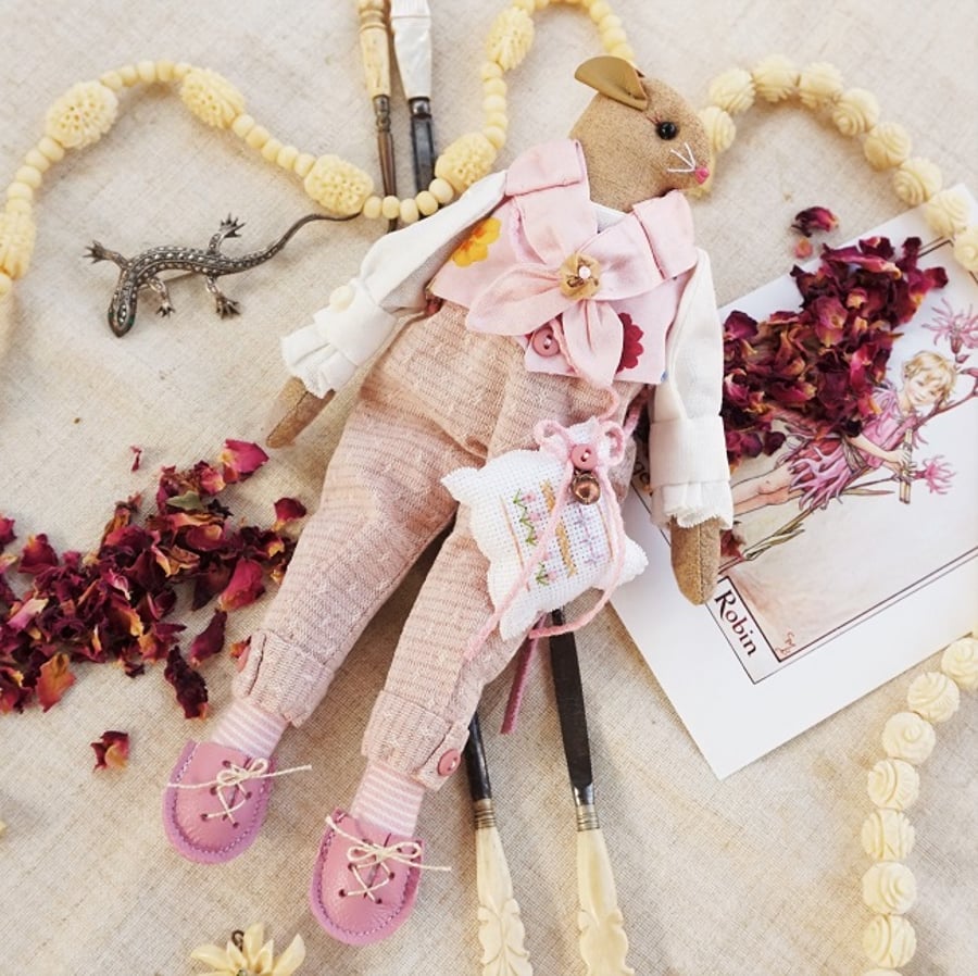 Osian, A Gentleman Rose Mouse