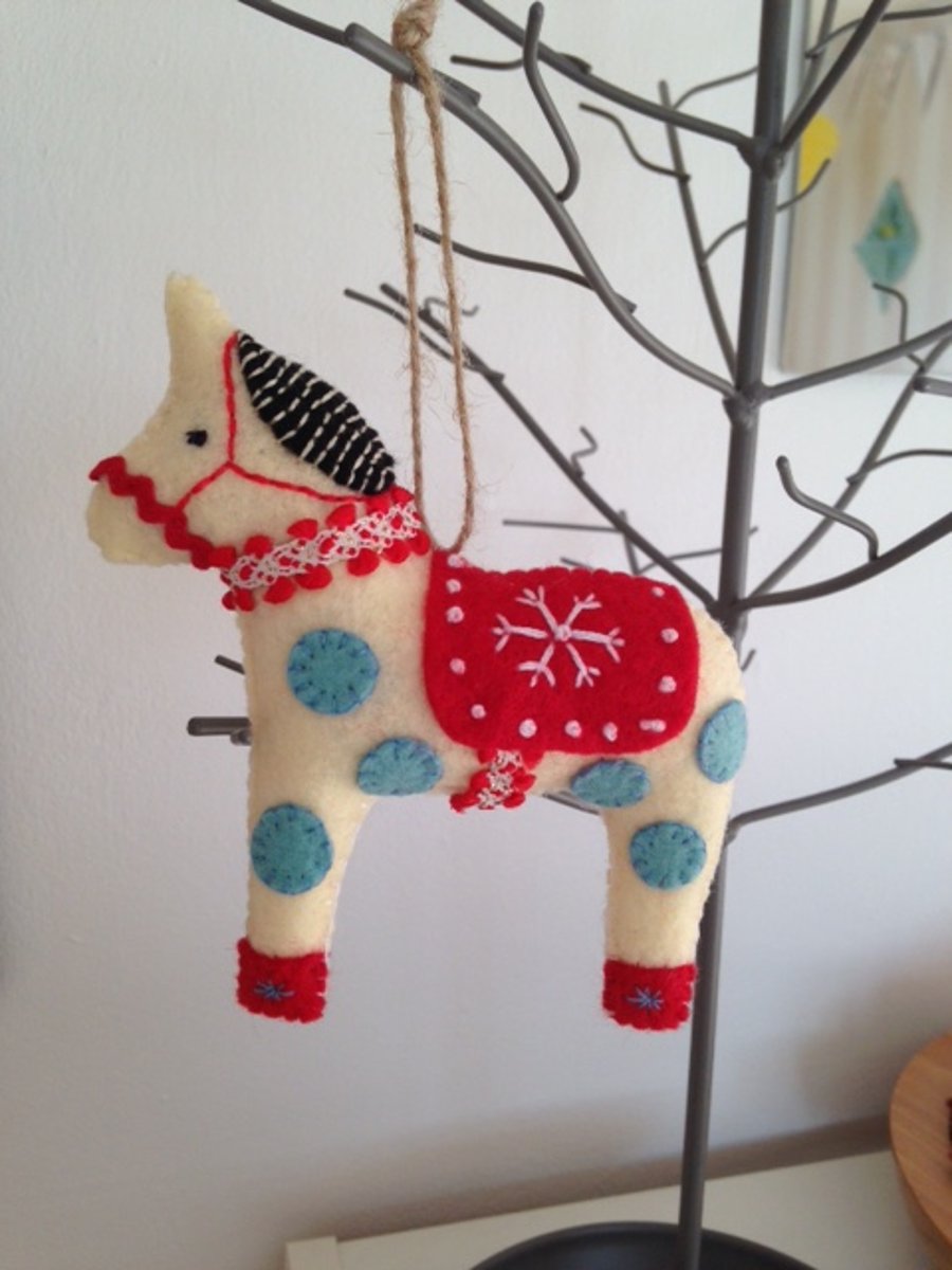 Dala horse tree decoration