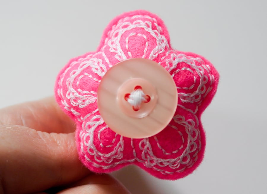 Felt Brooch - Hand Sewn Flower Brooch Pin - Birthday Gift - Pink and White 
