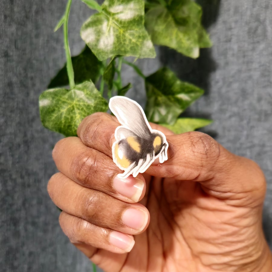 Illustrated Bee Badge Pin