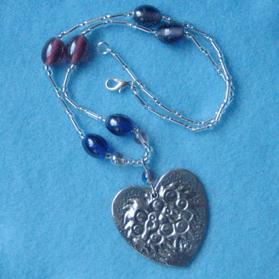 Lovebirds necklace in pewter and glass