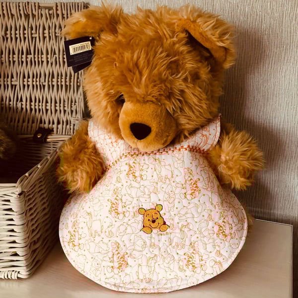 Embroidered baby bib - Bear 