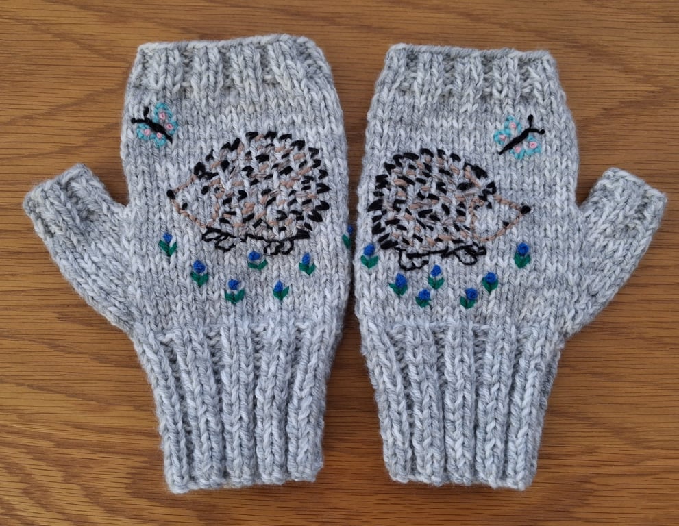 Silver Grey Colour Gloves With Embroidered Hedgehog And Butterfly (J194)