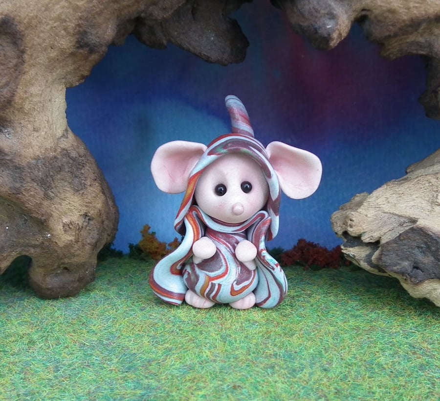 Downland Mouse 'Tessie' Crop Gatherer OOAK Sculpt by Ann Galvin Gnome Village